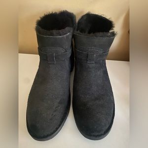 Ugg short buckle boots like new worn once